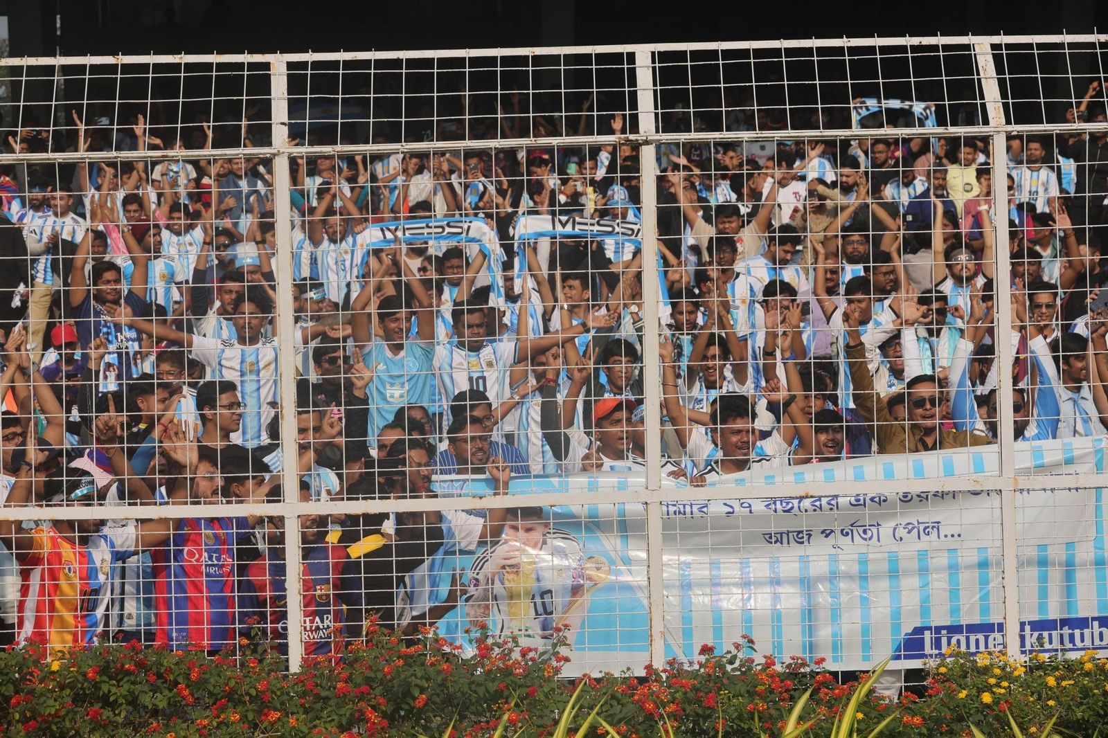 Las fotos de los disturbios por una visita de Leo Messi a Calcuta