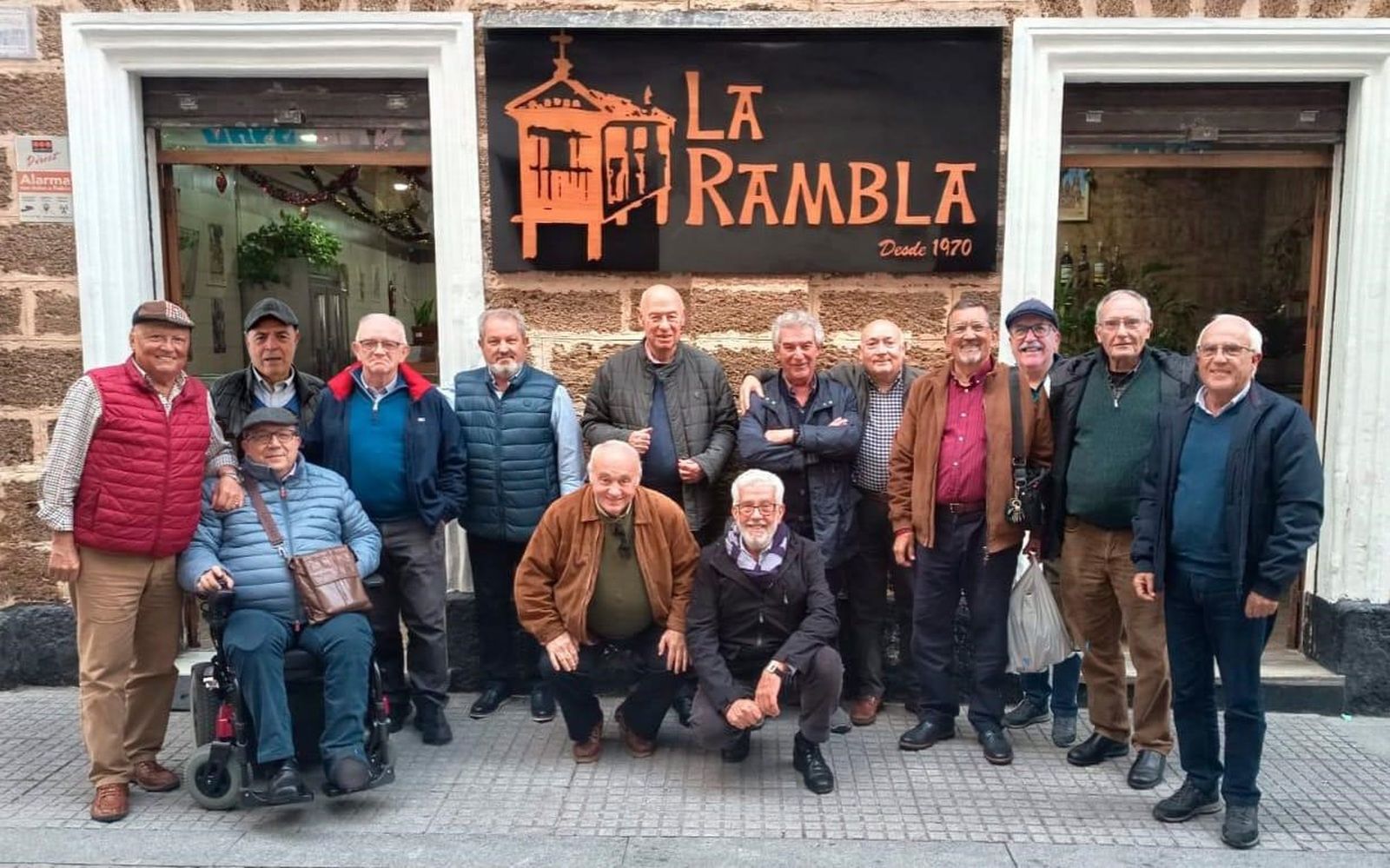 Manuel Barea, Rafa Martín, Joaquín Lluch, Pepe Gomila, Paco  Rosano, Andrés Arroyo, Ángel Ricardo García, Enrique Martínez, José Juan Santos, Manolo  Palacios, Vicente Villegas, Raimundo Curtido, Juan José Barea y Andrés Llovet.