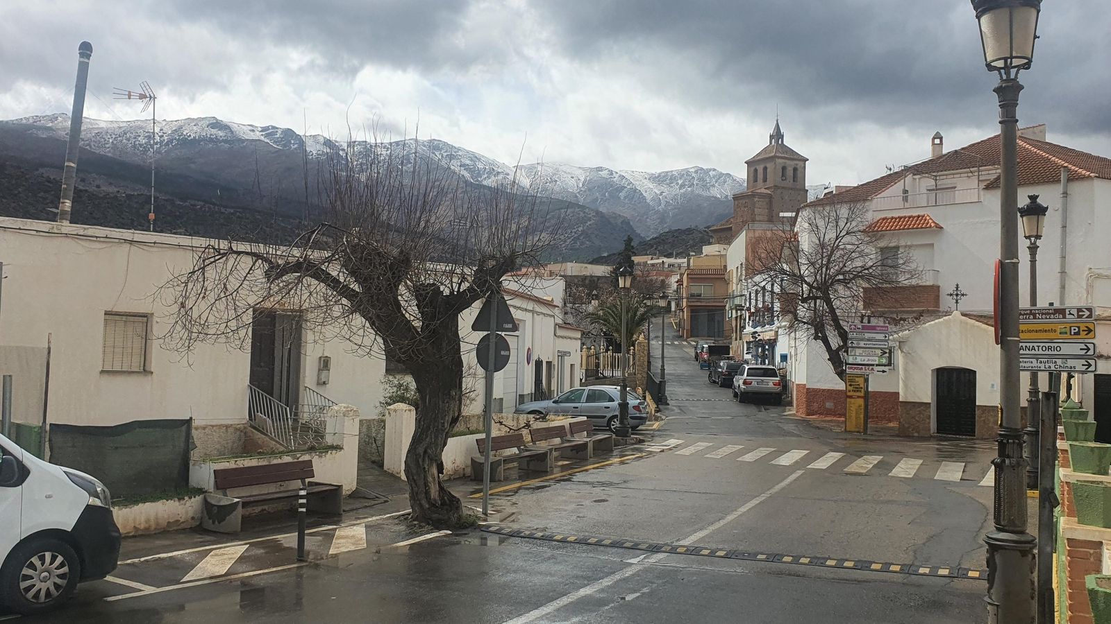 Sierra Nevada, visita desde Abrucena con nieve.