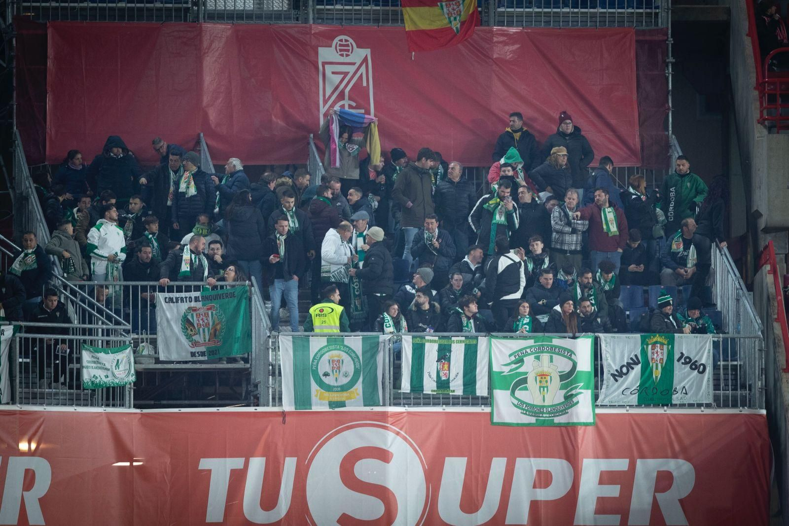 Encuéntrate en la grada de Los Cármenes durante el Granada-Córdoba