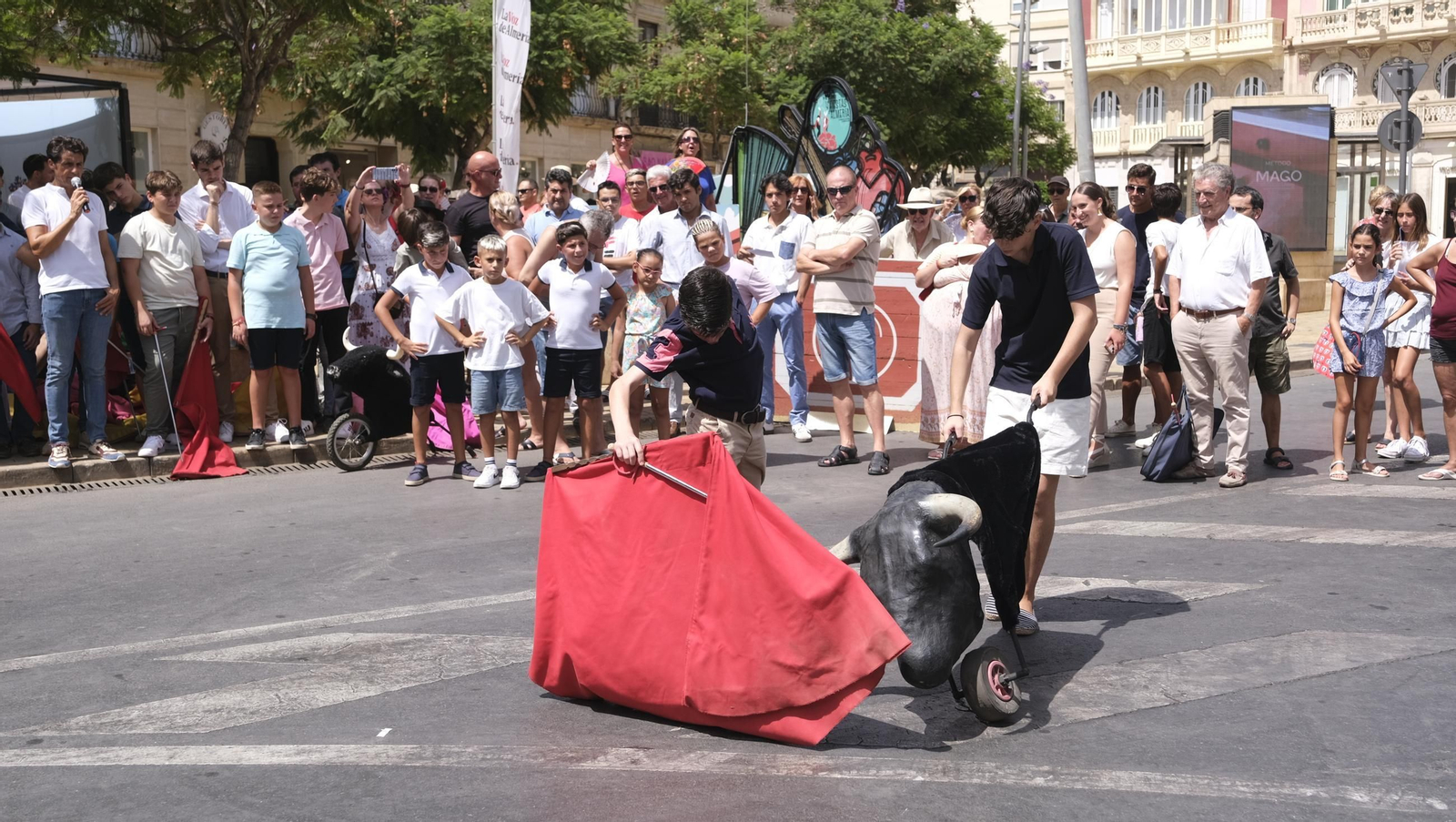 Exhibición de toreo de salón de la Escuela Taurina de Almería, en imágenes
