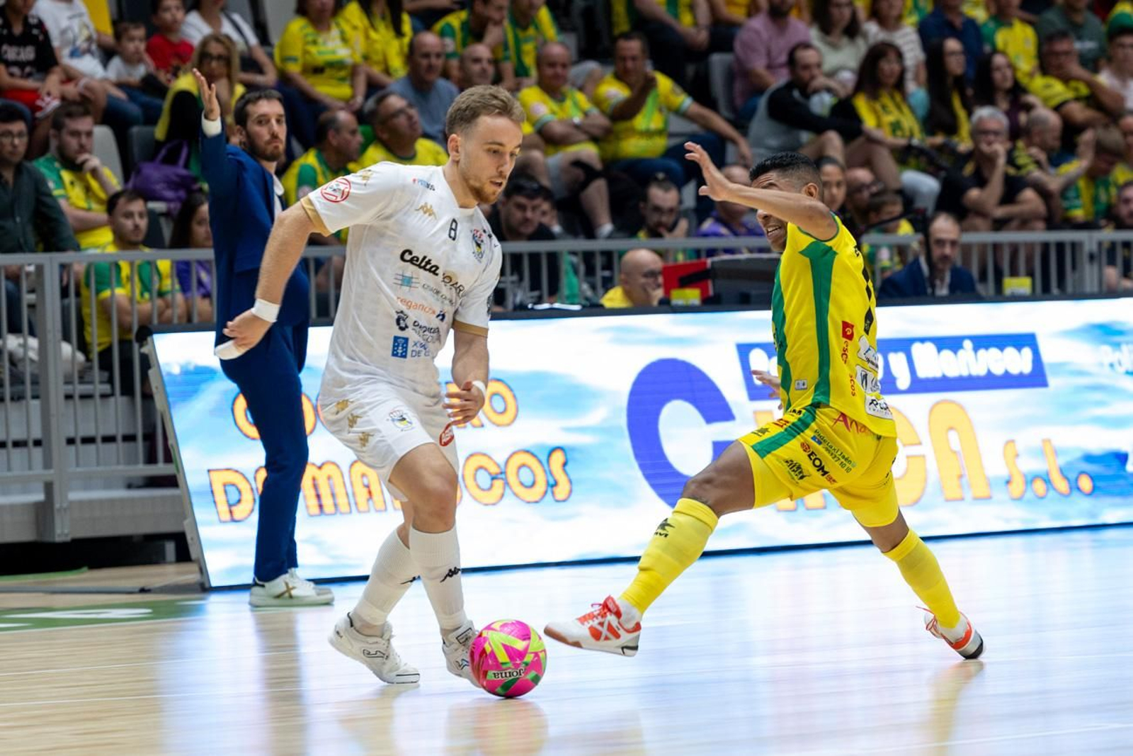 Las mejores imágenes de la amplia victoria del Jaén Paraíso Interior FS sobre O Parrulo Ferrol