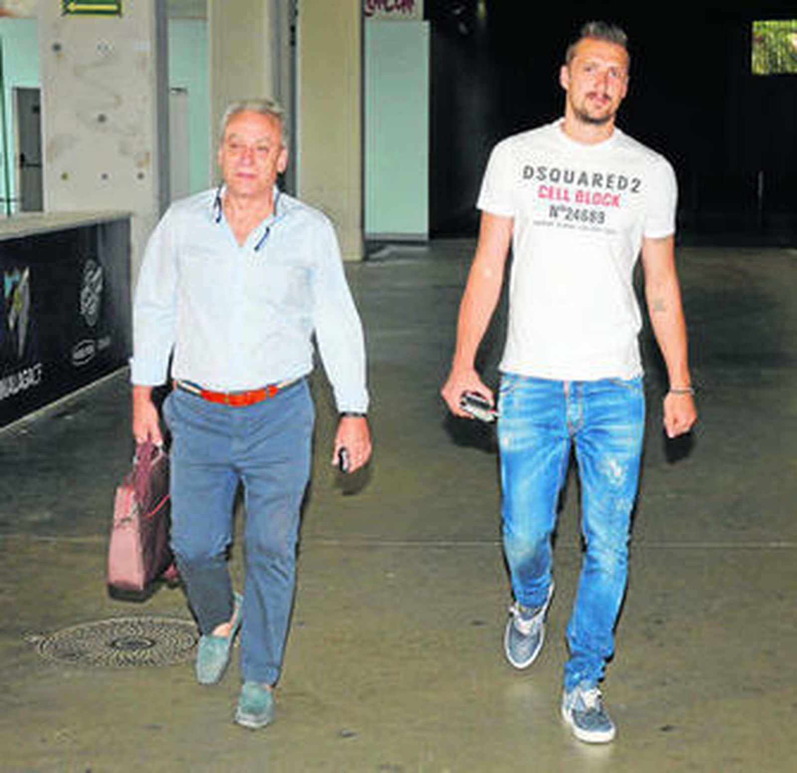 Kuzmanovic, a la derecha, junto al Doctor Pérez Frías.