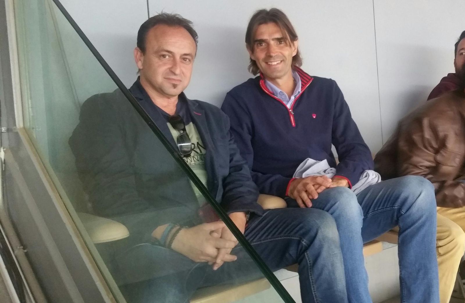 Aguilocho, muy activo durante todo el encuentro, no paró de dar instrucciones.