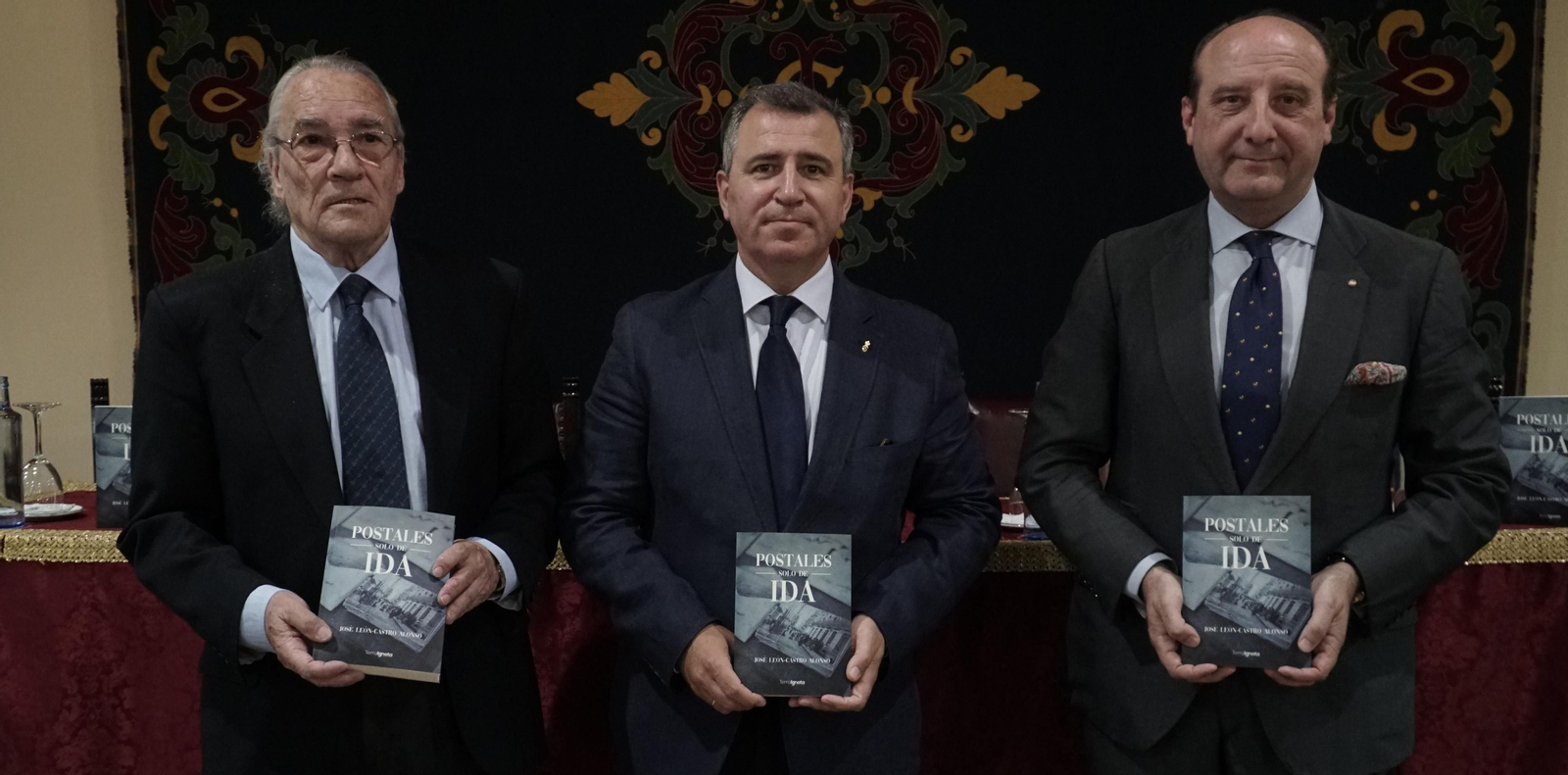 José León-Castro, con Benito Mateos-Nevado, presidente del Labradores, y Joaquín Moeckel.