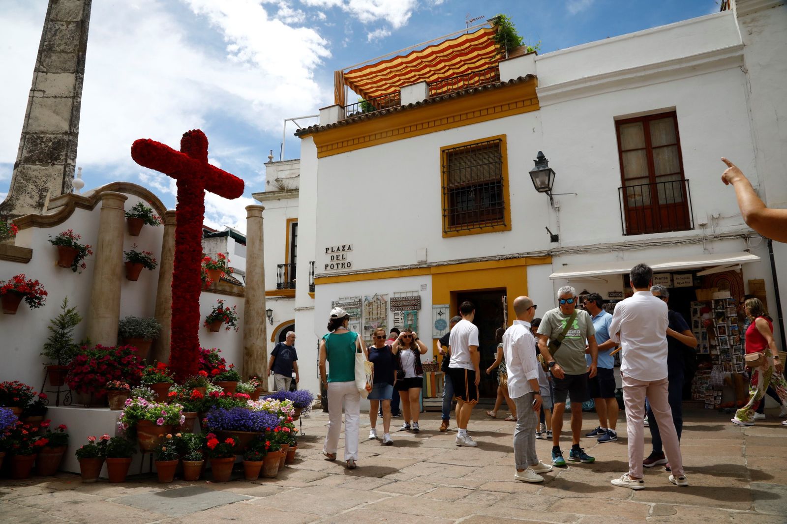 Cruz de Mayo de la Plaza del Potro.