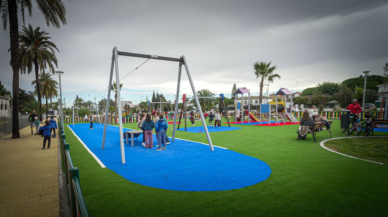 Imágenes del nuevo parque infantil de Croft en Jerez