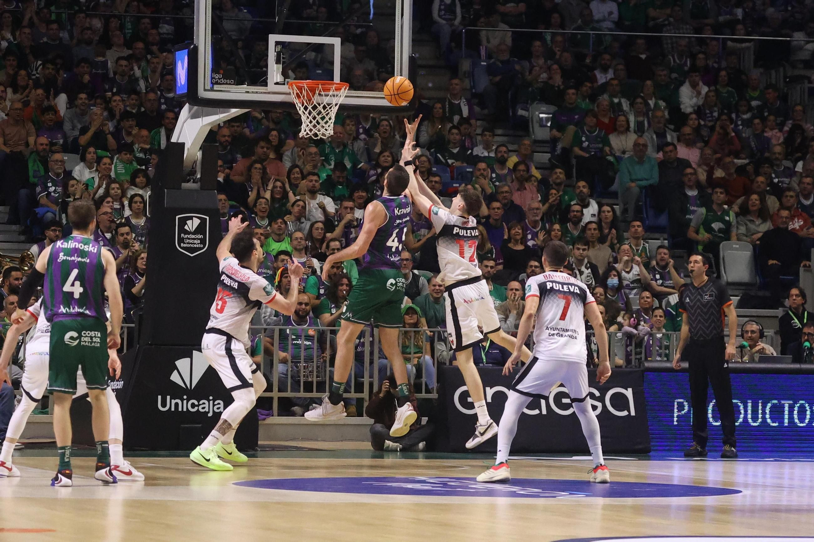 El Unicaja-Covirán Granada, en fotos