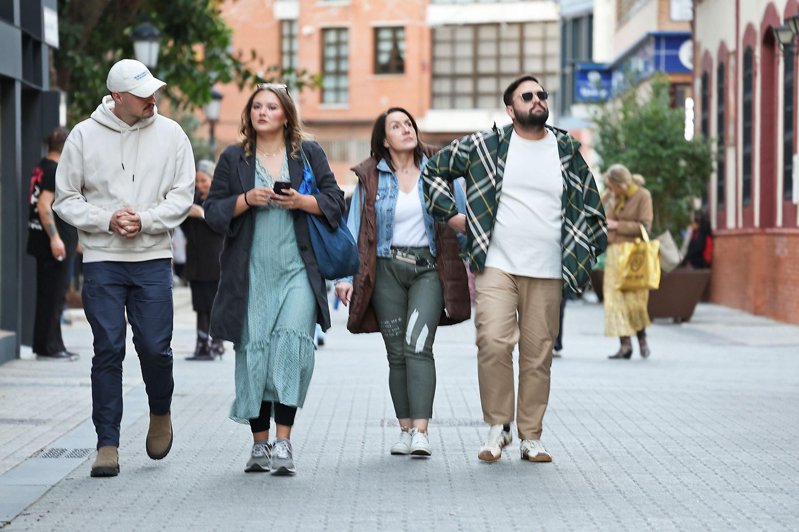 Los abrigos toman las calles de Huelva por el cambio drástico de las temperaturas