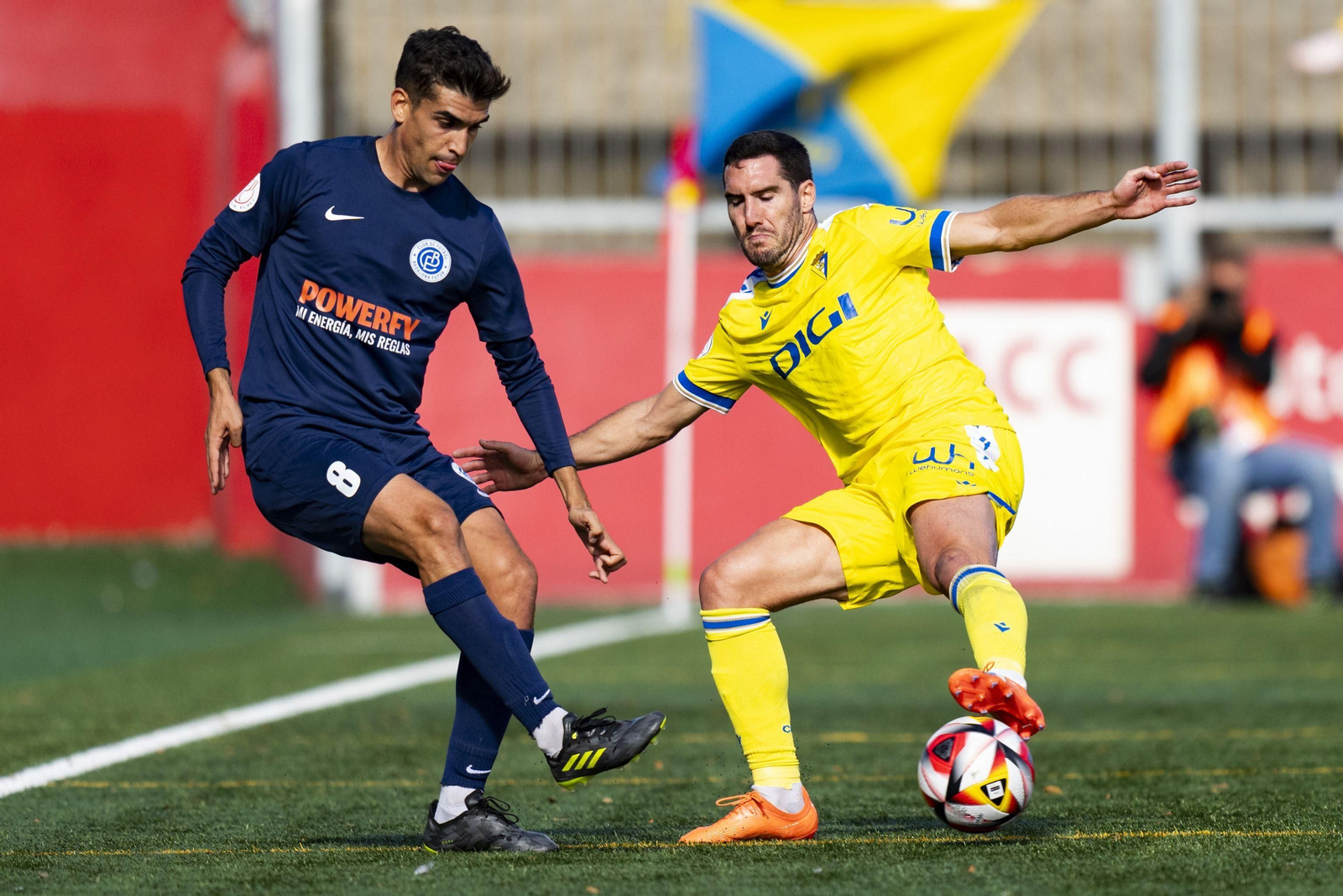 Las imágenes del Badalona Futur-Cádiz CF