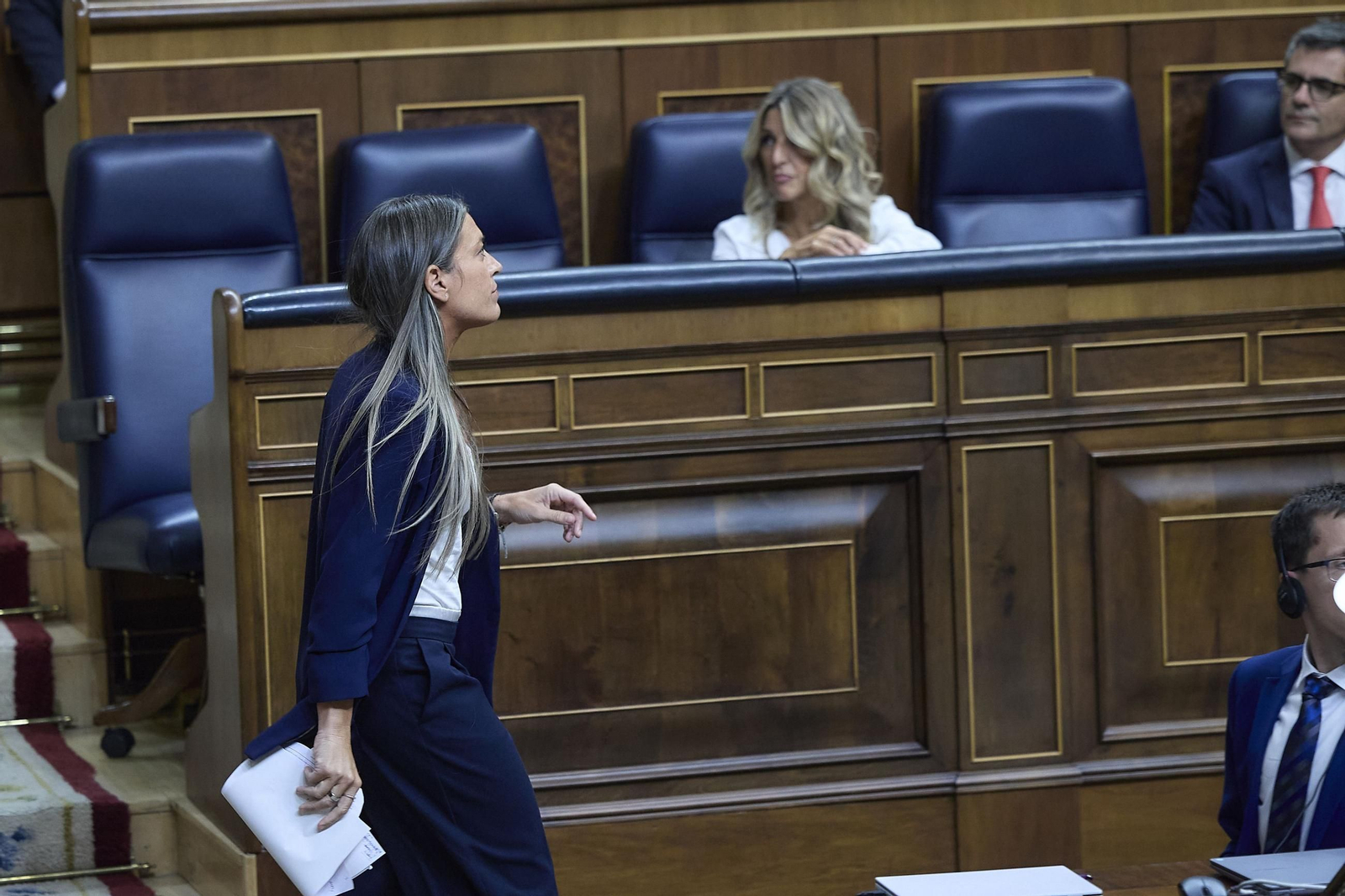 La portavoz de Junts  en el Congreso, Miriam Nogueras (i), y la vicepresidenta segunda y ministra de Trabajo y Economía Social, Yolanda Díaz (d), interviene durante un pleno en el Congreso de los Diputados, a 10 de septiembre de 2025, en Madrid (España)