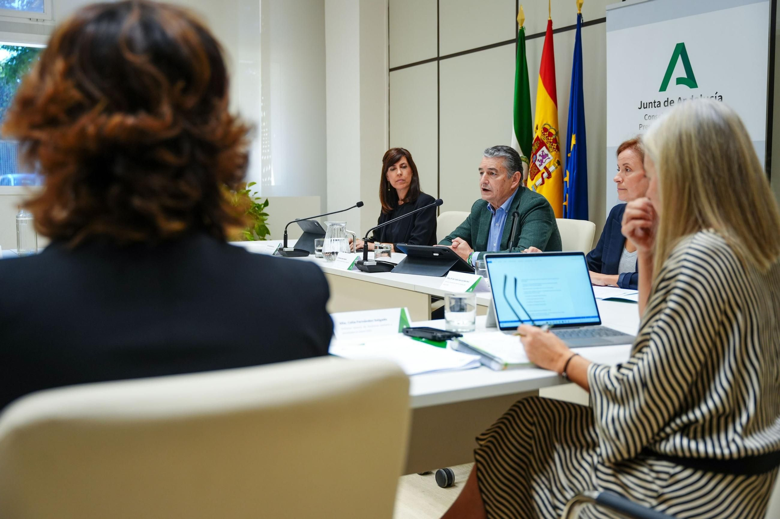 El consejero de Sanidad en la constitución de la Comisión de Participación y Seguimiento del Plan de Acción del Cribado de Cáncer de Mama.