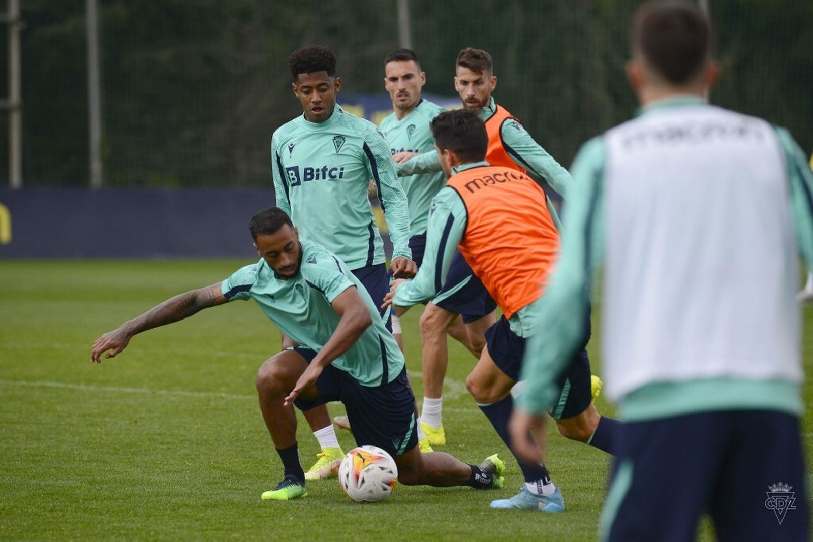 Un entrenamiento del Cádiz en El Rosal.