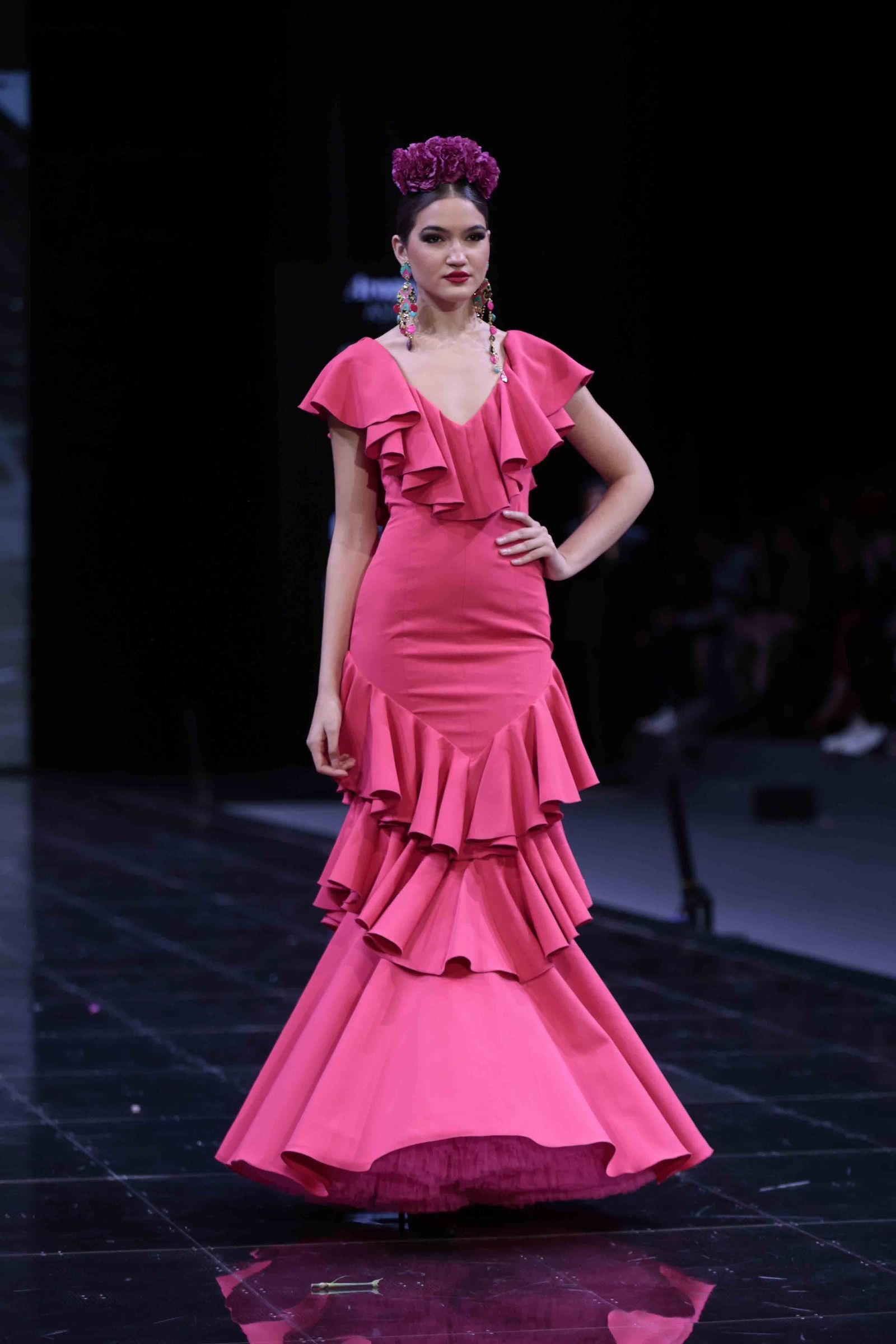 Desfile de Pilar Rubio en SIMOF de 2024, todas las fotos