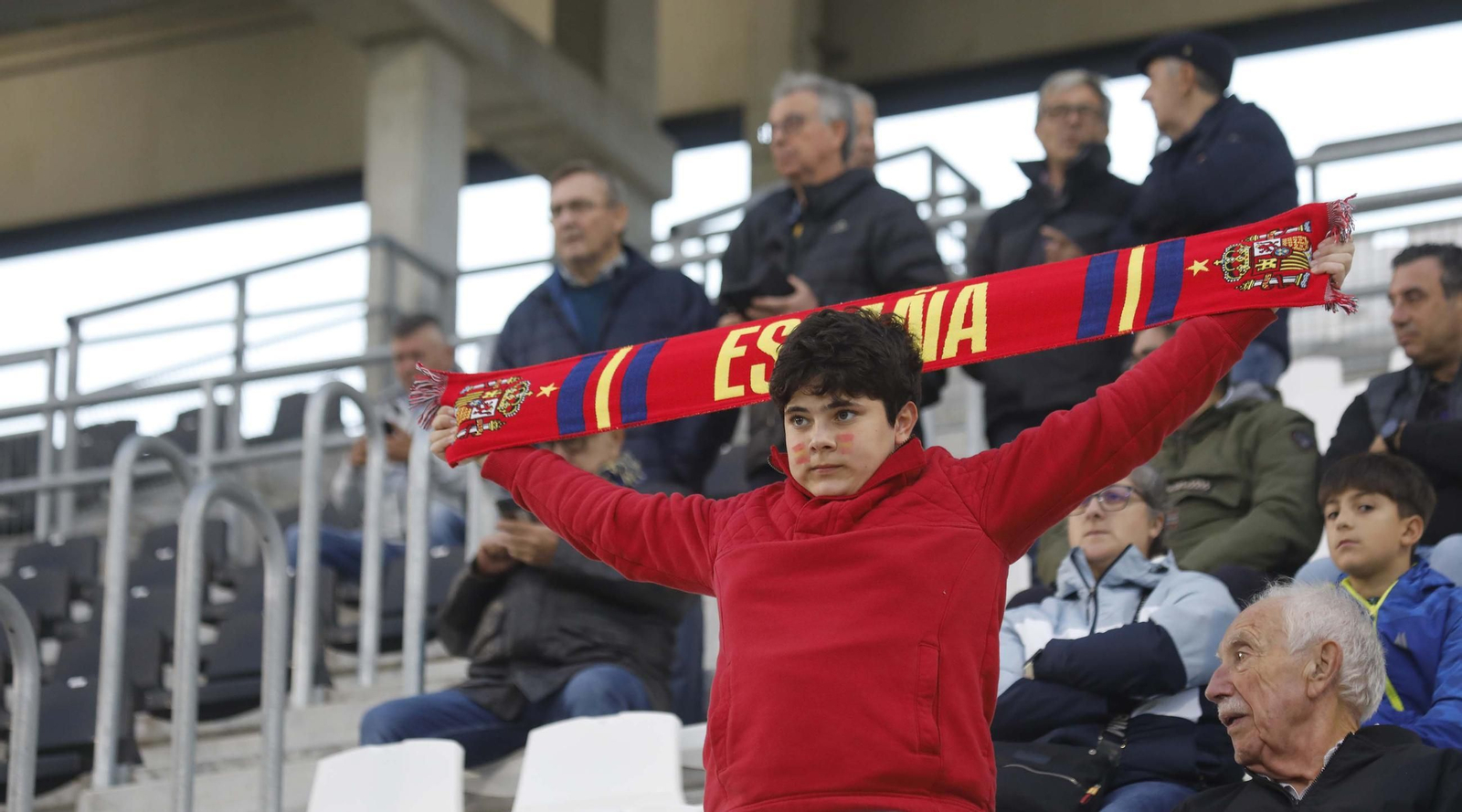 Búscate en el España-Inglaterra sub-21 de la inauguración del Ciudad de La Línea