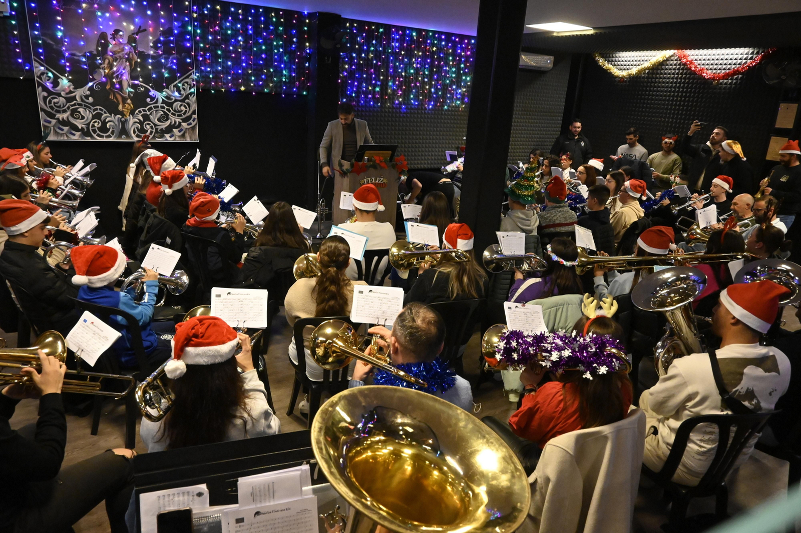 Ensayo preparatorio de la AM Santa Cruz para la cabalgata de Reyes Magos, en Imágenes
