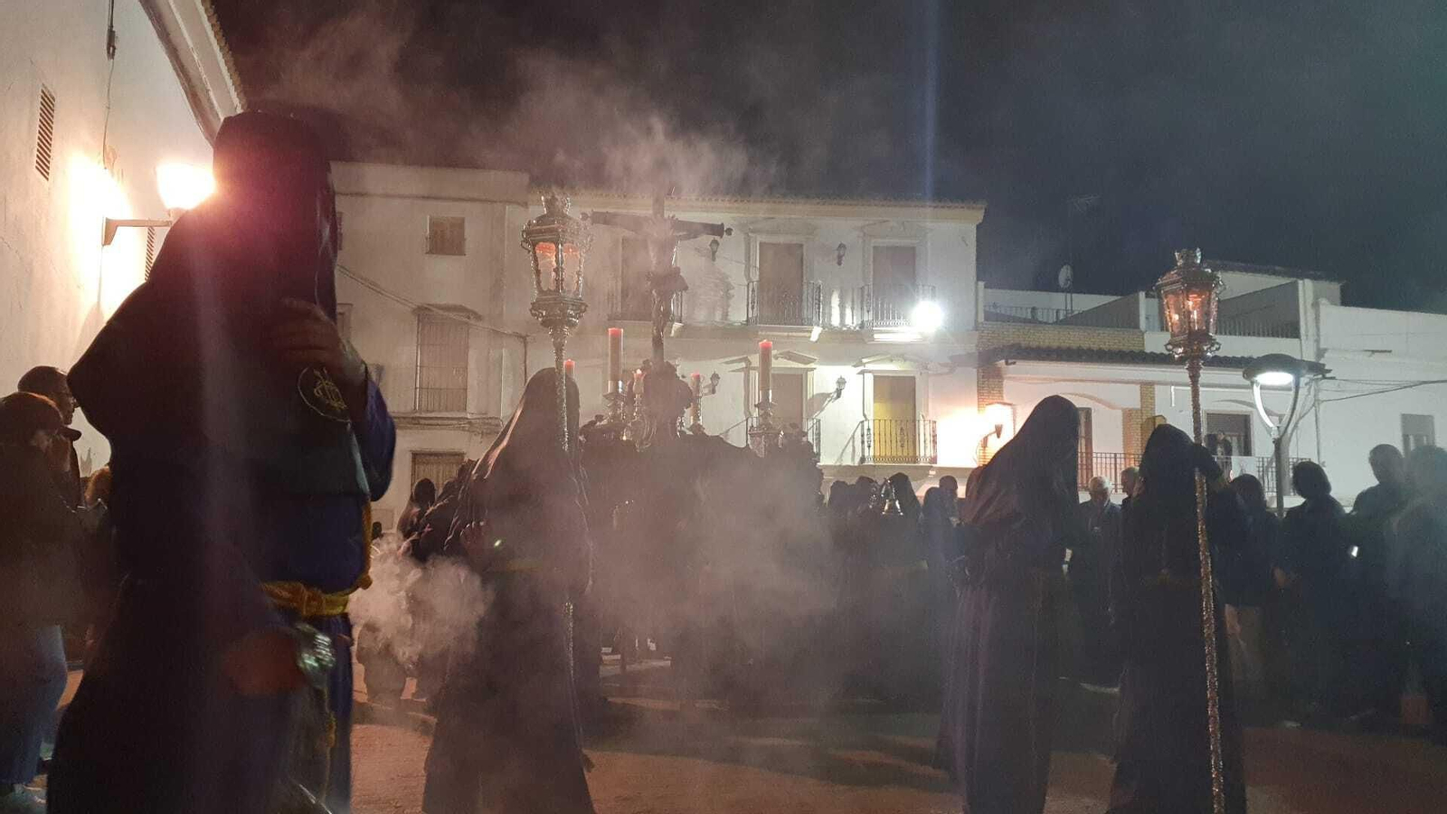 Miércoles Santo en Castro del Río: La visita del Cristo de la Buena Muerte al cementerio, en fotografías