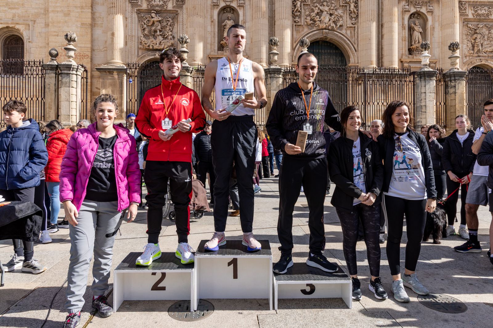 En imágenes: deporte y solidaridad se dan la mano en la VI Carrera-Caminata de la Hermandad de la Buena Muerte (2)