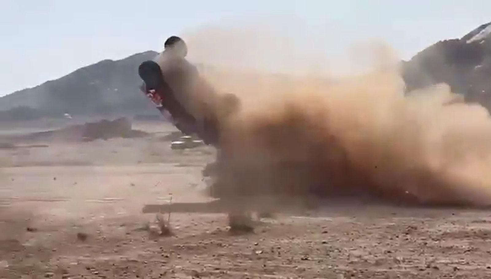 Espectacular accidente de Jesús Calleja en el rally Dakar