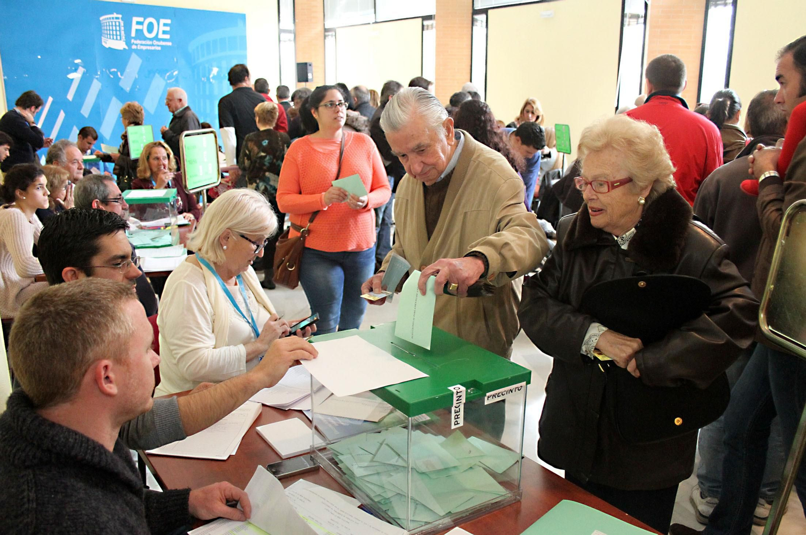 Votación en la sede de la FOE, en los pasados comicios autonómicos, el 22 de marzo de 2015. Votación en la sede de la FOE, en los pasados comicios autonómicos, el 22 de marzo de 2015.