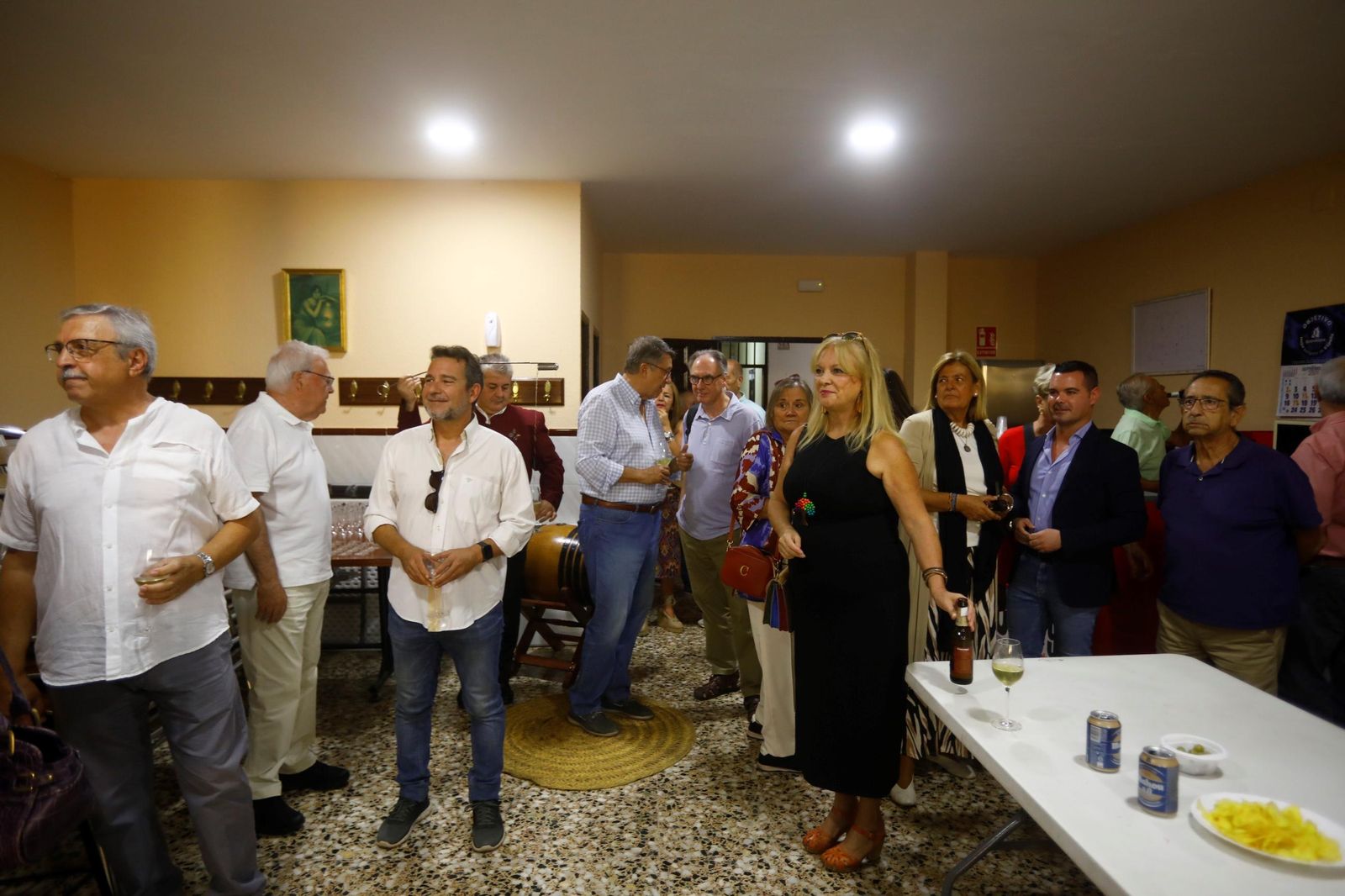 El perol de exconcejales de Córdoba contra la crispación política, en imágenes