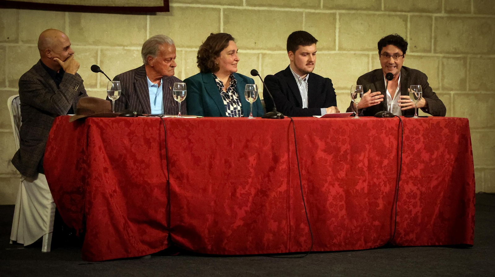 Presentación del nuevo libro de Francisco Bejarano 'Contra el Júbilo' en imágenes
