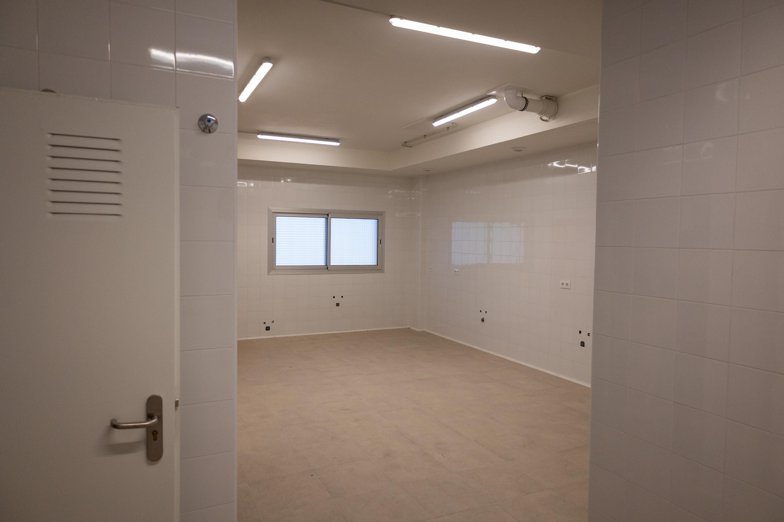 Un recorrido en imágenes por el interior del nuevo colegio del Ensanche Sur en Huelva