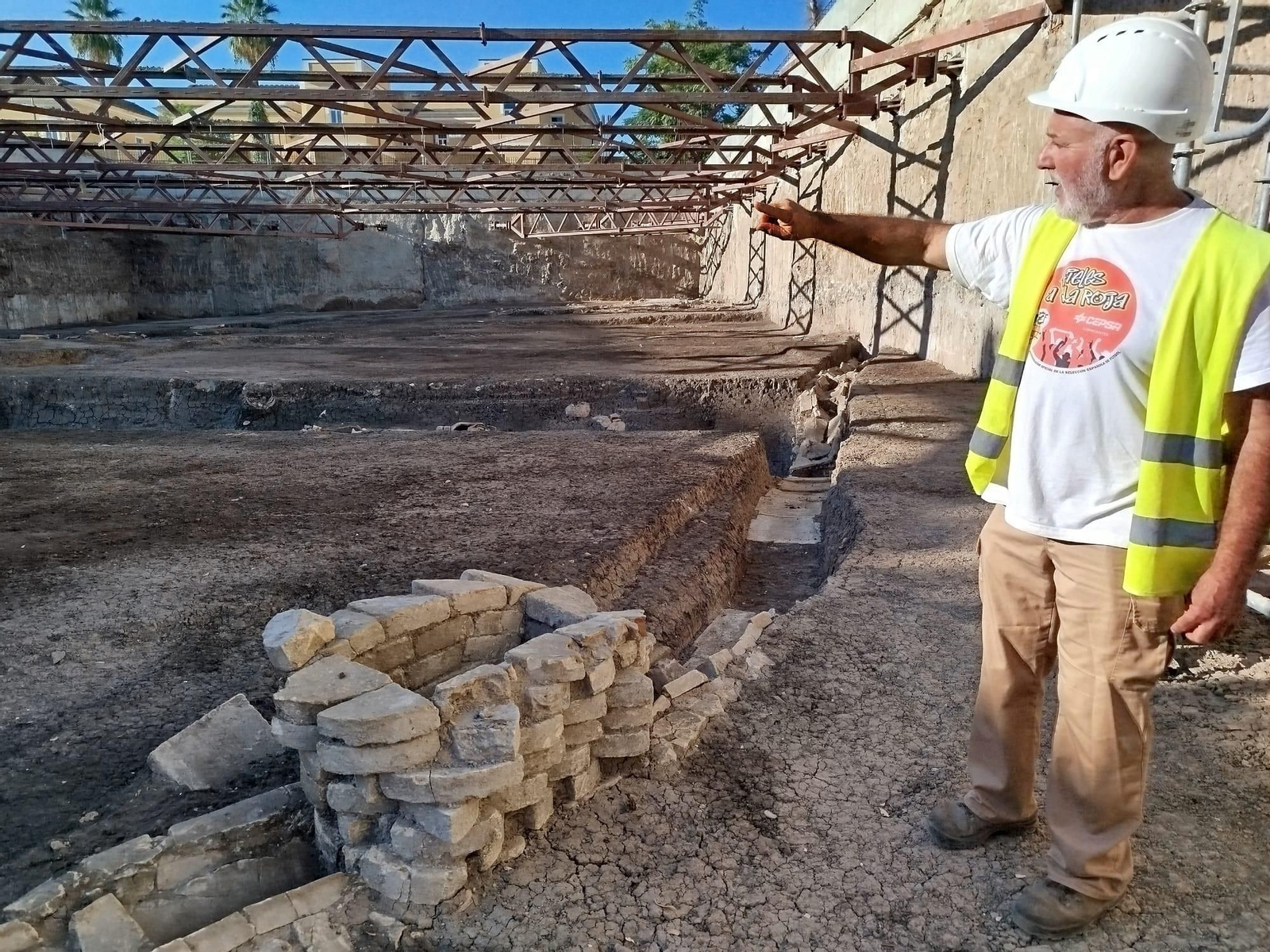 Florentino Pozo en una de las últimas fases de las excavación.