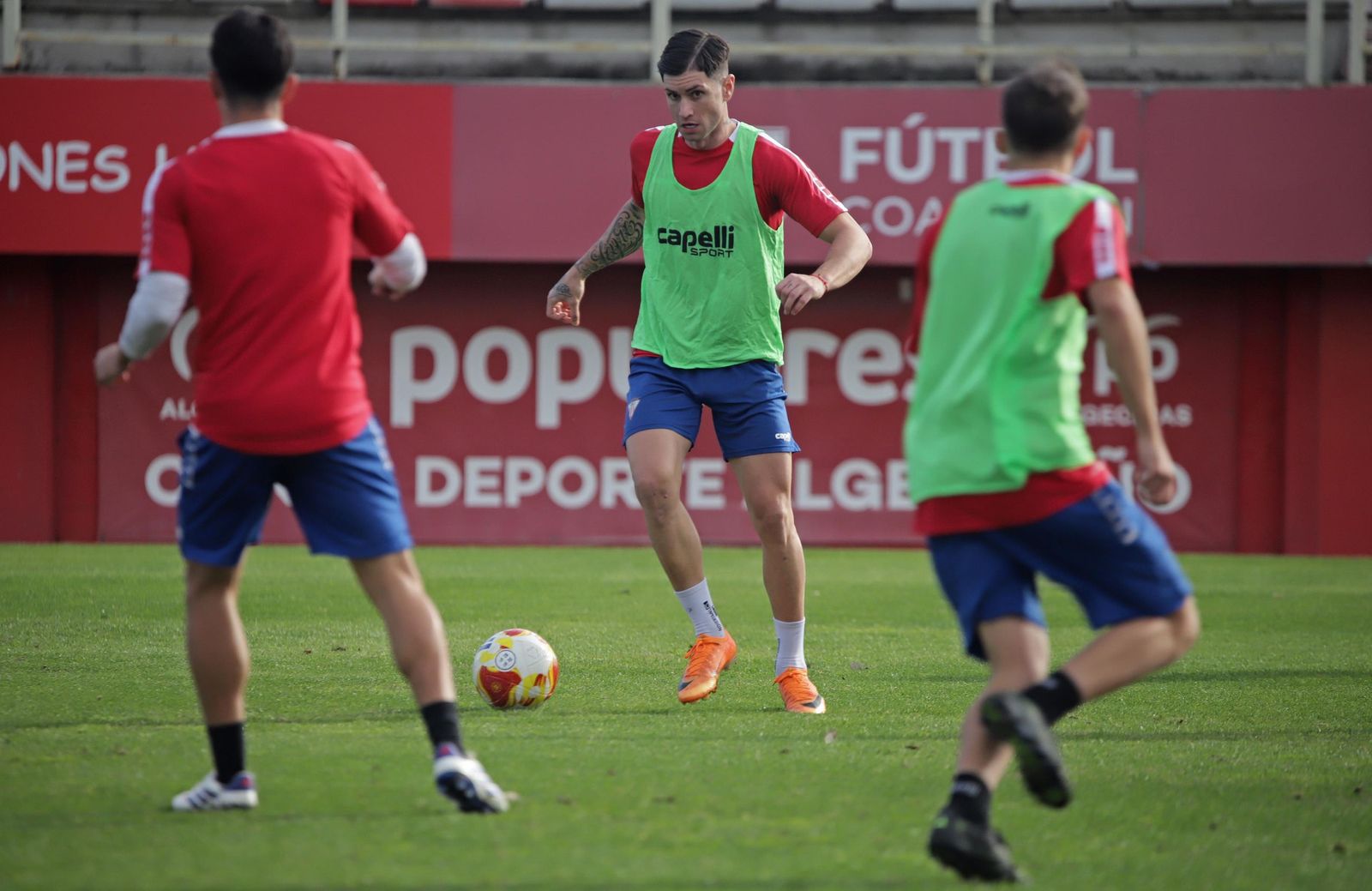 Fotos del Algeciras en su preparación para la visita al Real Murcia