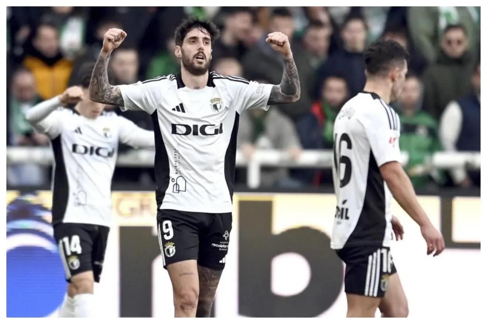 Brazos arriba de Fer Niño para celebrar un triunfo.