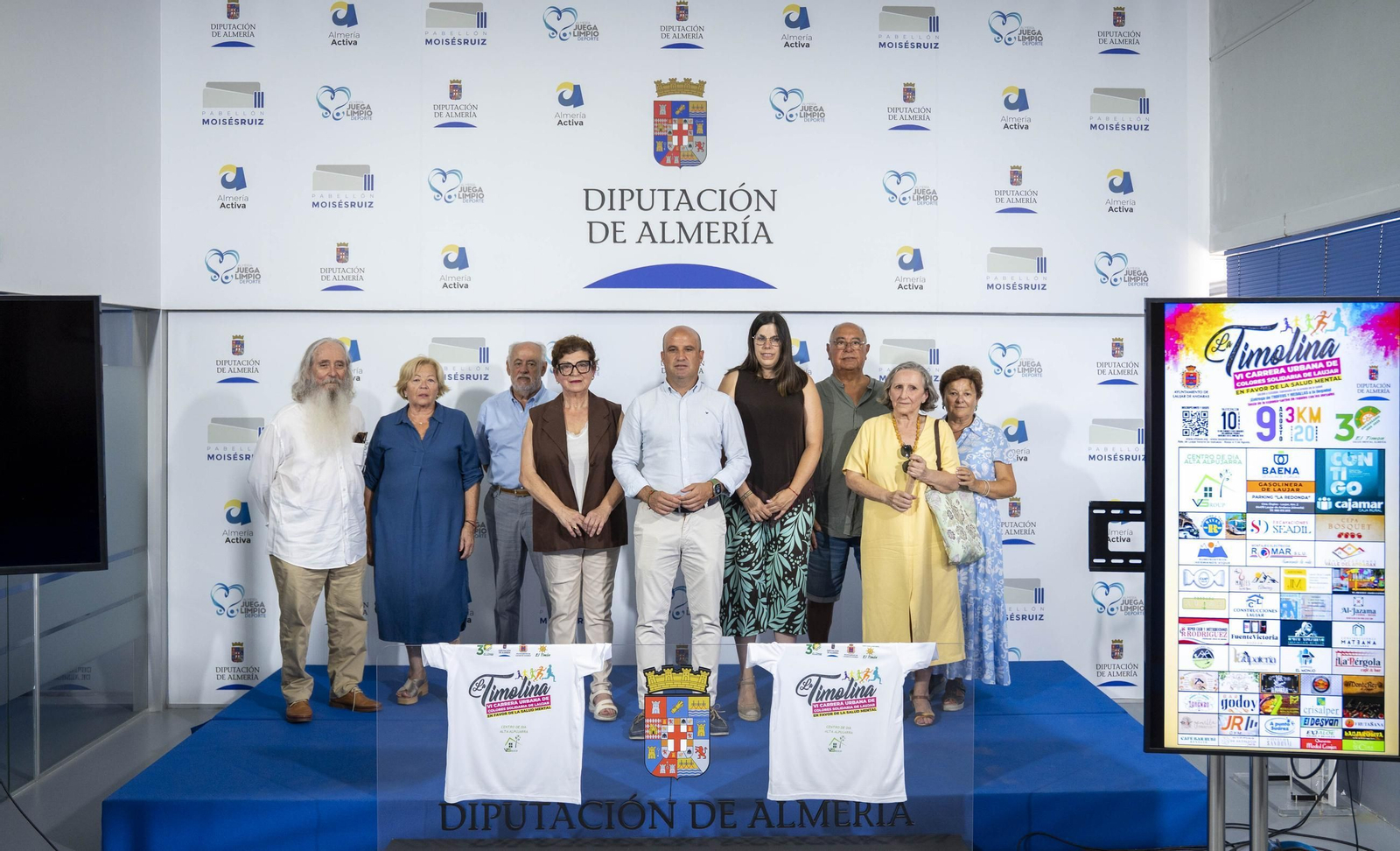 Foto de familia con los distintos representantes institucionales durante la presentación de la prueba que tendrá lugar el sábado.
