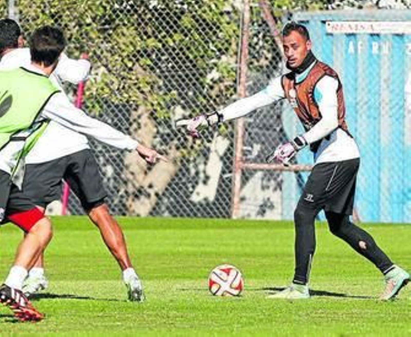 Beto, durante un entrenamiento del Sevilla.