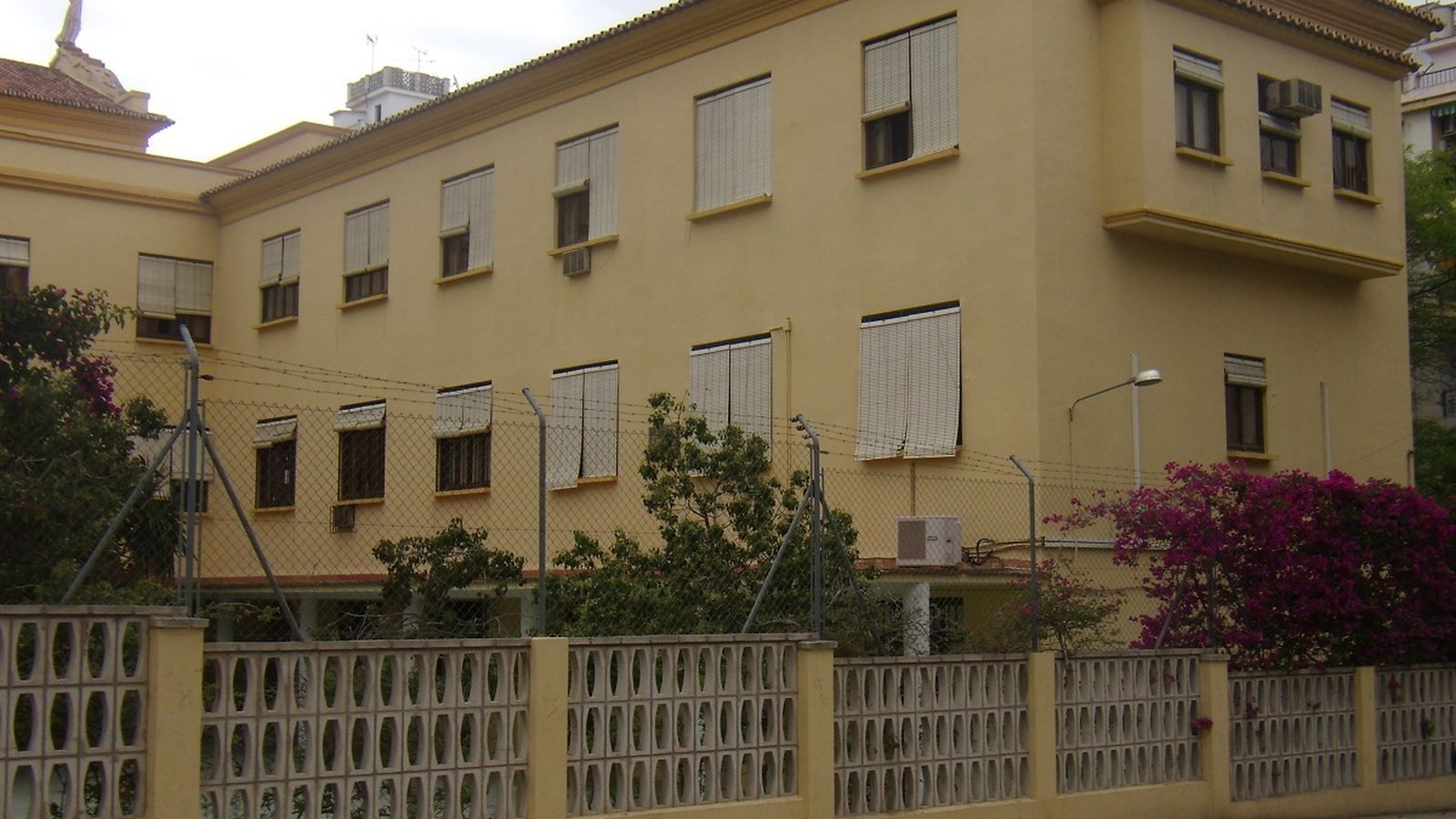 Edificio de la Universidad de Málaga donde se ubicará de forma temporal del centro de salud de El Palo.