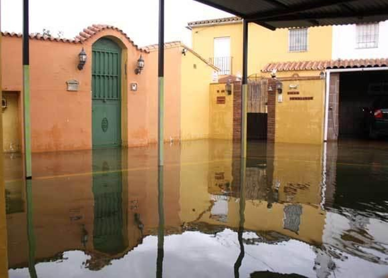 Las fuertes lluvias provocaron numerosas incidencias y un reguero de daños en muchas poblaciones de la comarca  Foto: Fotos Vanessa Perez-Erasmo Fenoy