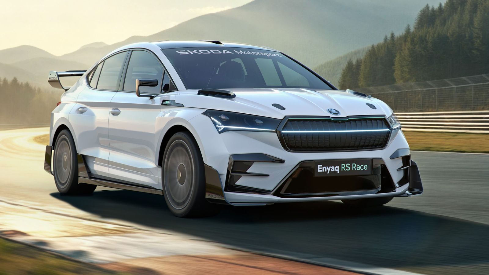 Skoda Motorsport ha dotado al Enyaq RS Race de un sistema de sonido Havas que que incorpora un amplificador de sonido digital para ofrecer el sonido característico de un deportivo.