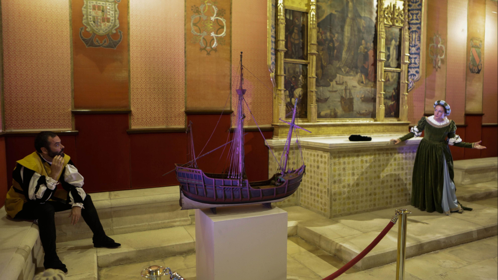 Las visitas teatralizadas en el Alcázar en imágenes