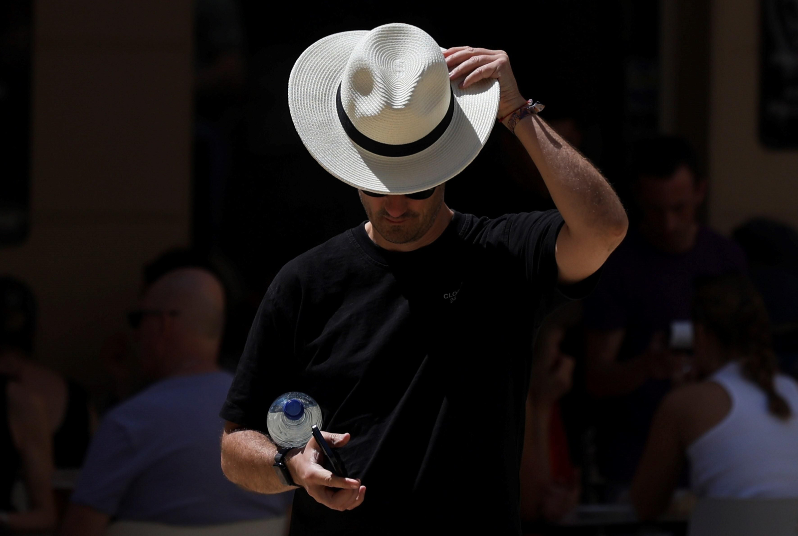 La llegada del terral a Málaga, en fotos
