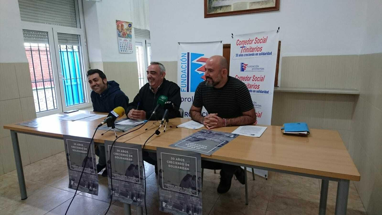 David Lino, Antonio Jiménez y Eduardo García, en el comedor de los Trinitarios.