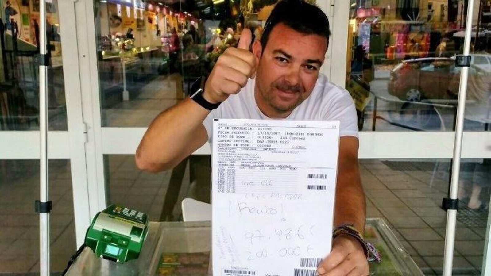 Juan Manuel Salazar, el cuponero que ha vendido el Sueldazo en Sanlúcar.