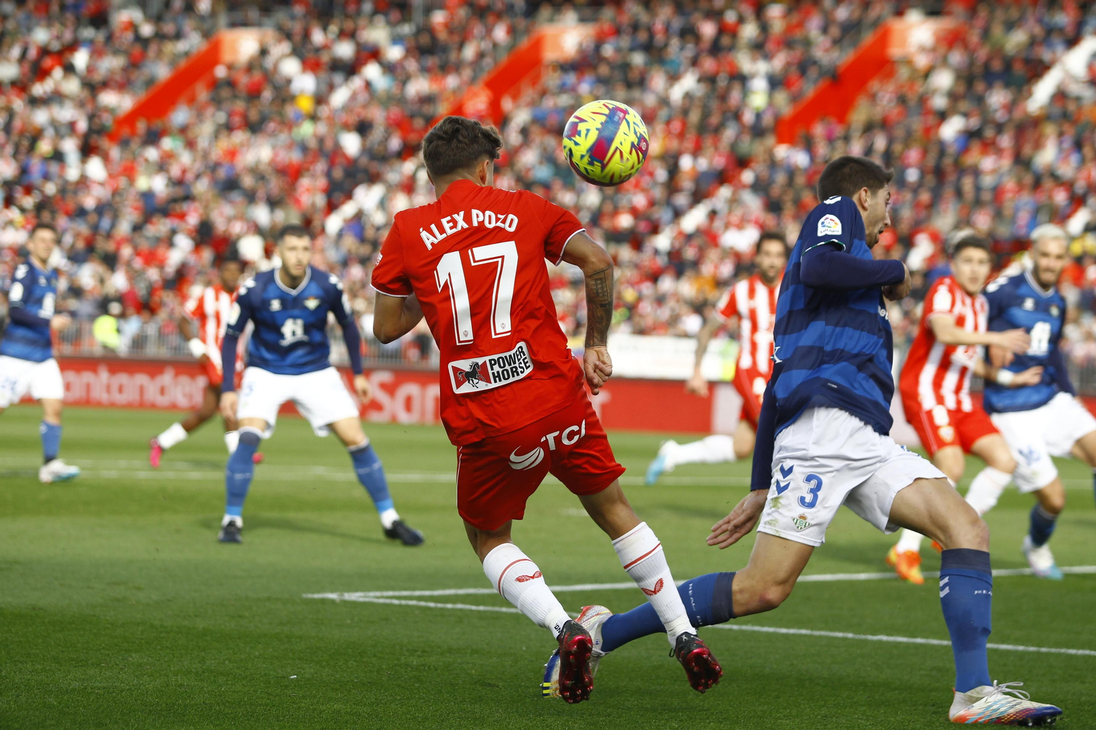 Imágenes del partido de fútbol U.D. Almería-Real Betis Balompié