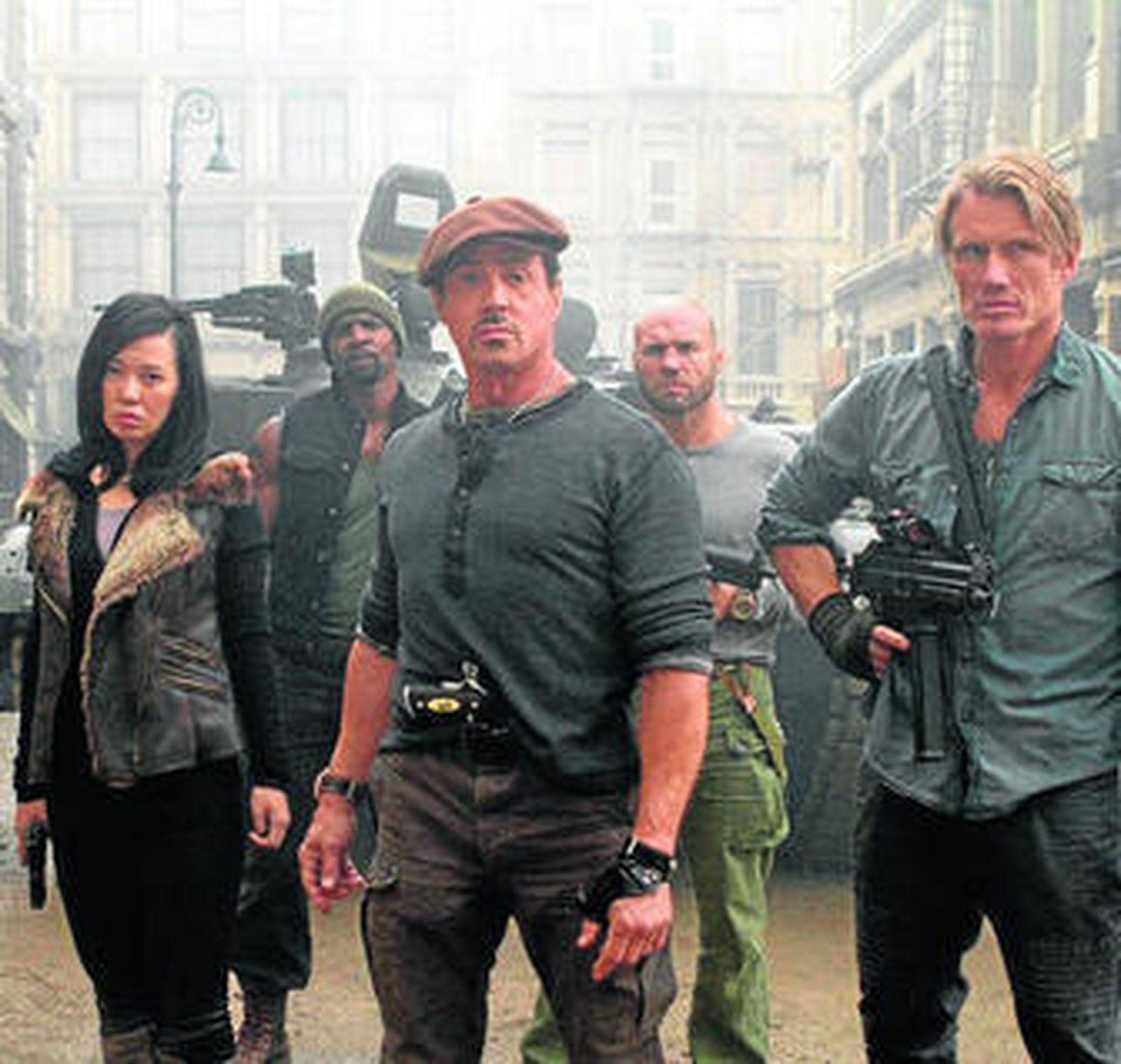 Sylvester Stallone y sus compañeros encontrarán un cargamento peligroso con el que tendrán que lidiar.