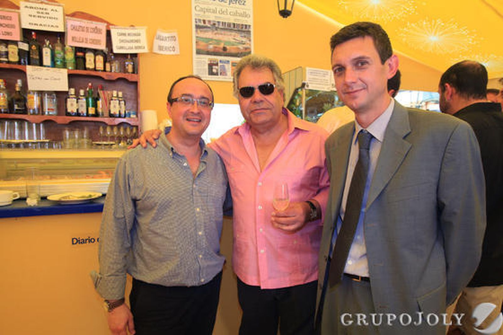 El concejal Juan Pedro Crisol junto al humorista gráfico Juan Pedro Carabante ‘Peri’ y Miguel Berraquero.

Foto: Vanesa Lobo y Manuel Aranda