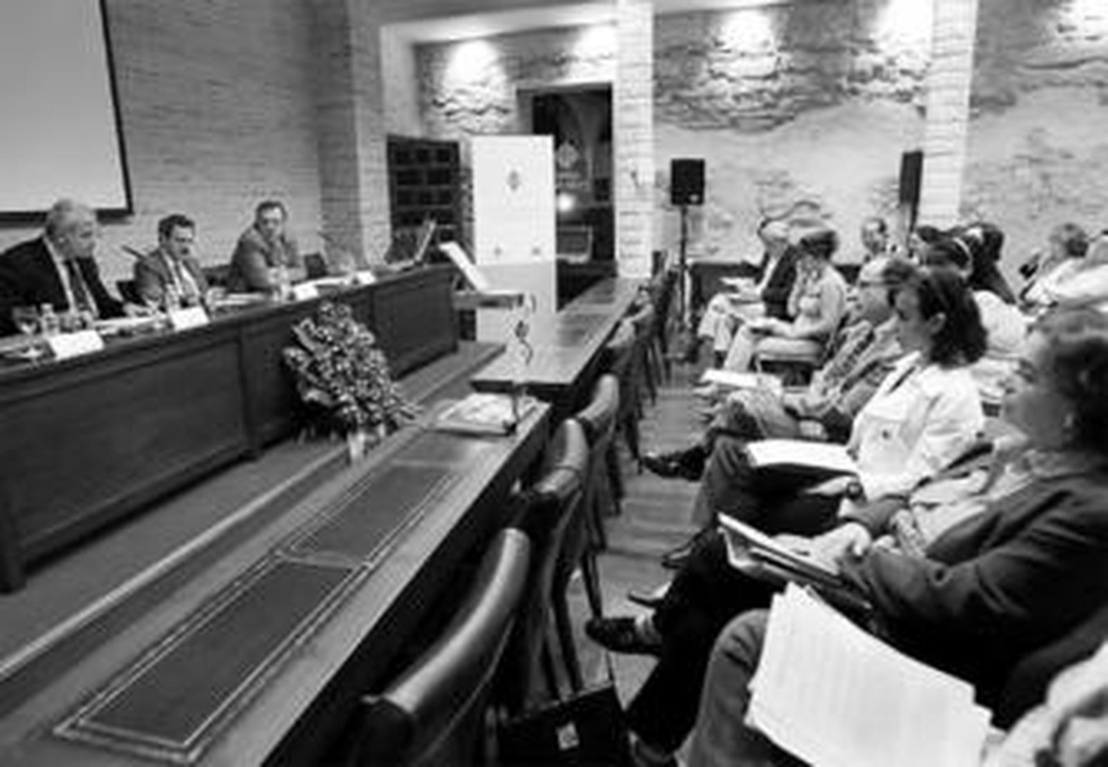 Un público fiel e interesado acudió a la sesión de ayer en El Puerto.