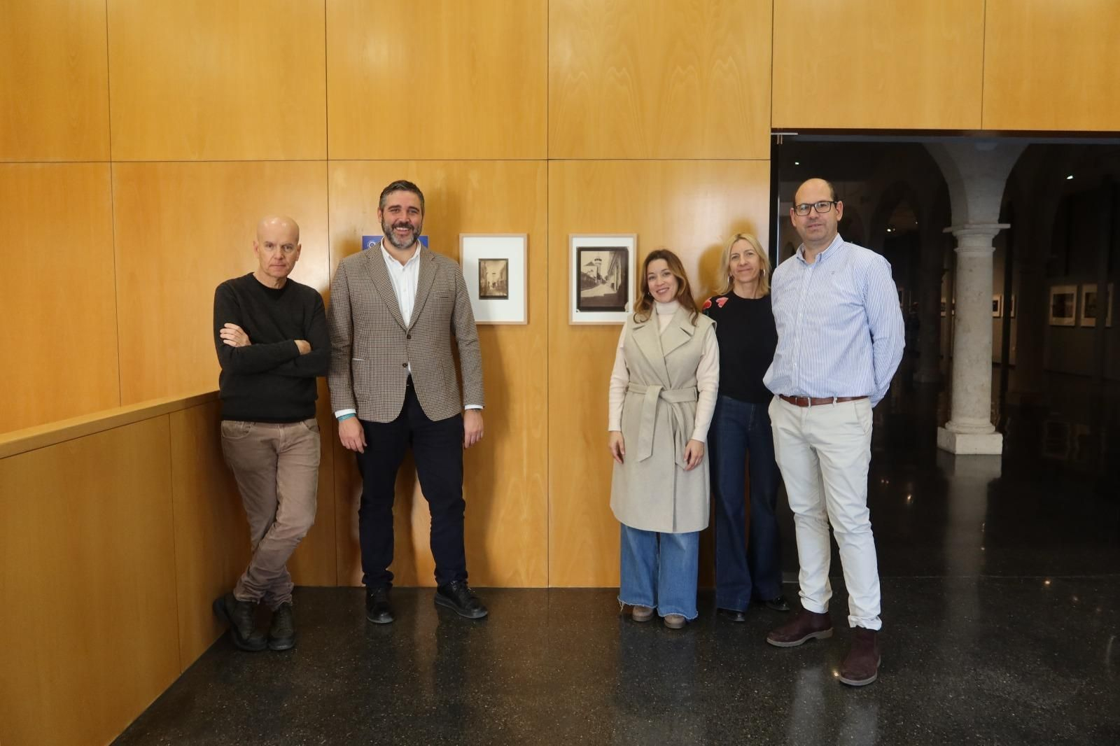 Visita de Juan José Alonso a la exposición en el CAF. Visita de Juan José Alonso a la exposición en el CAF.