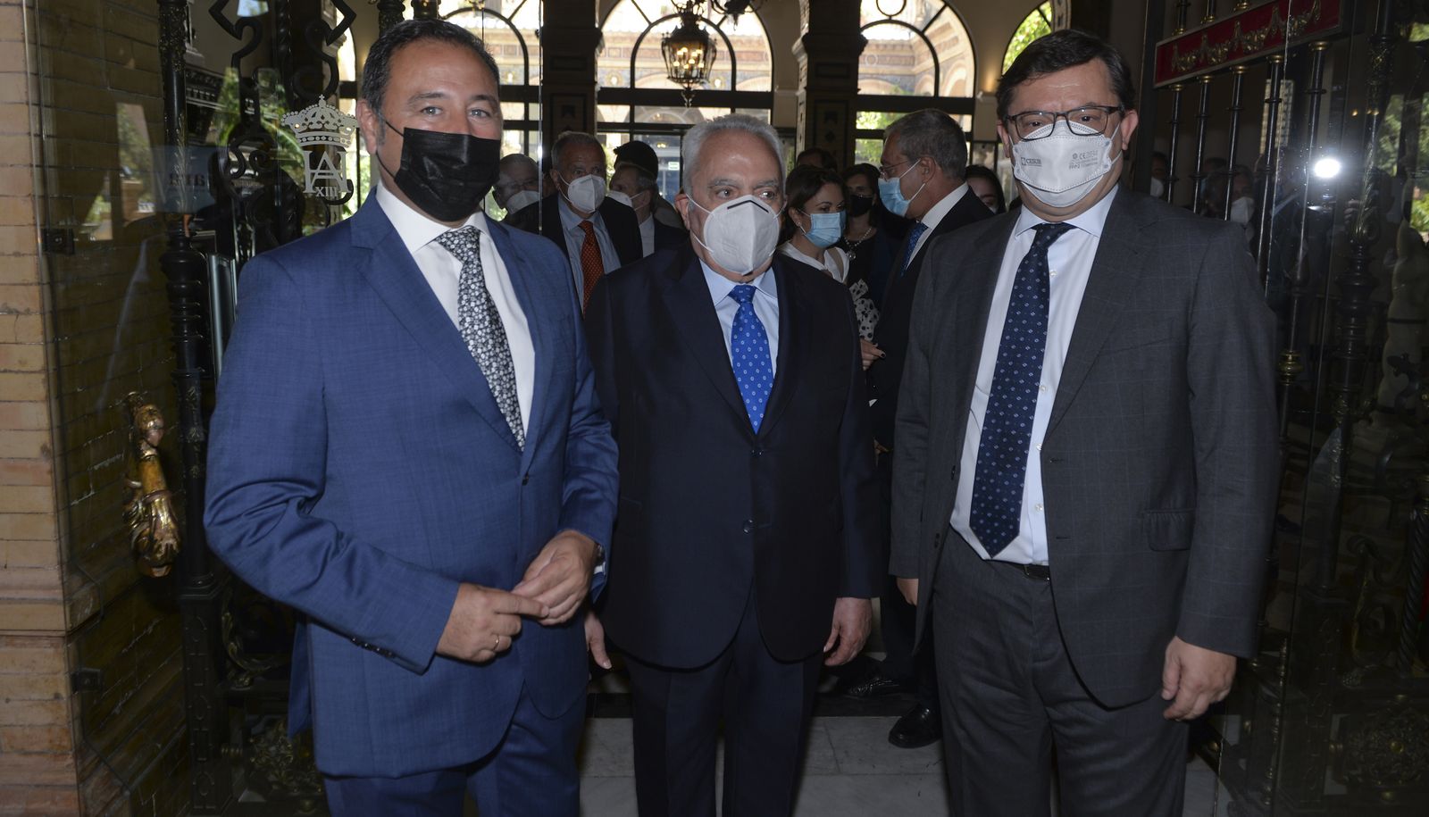 Imposición de la Encomienda de la Orden de la Cámara de España