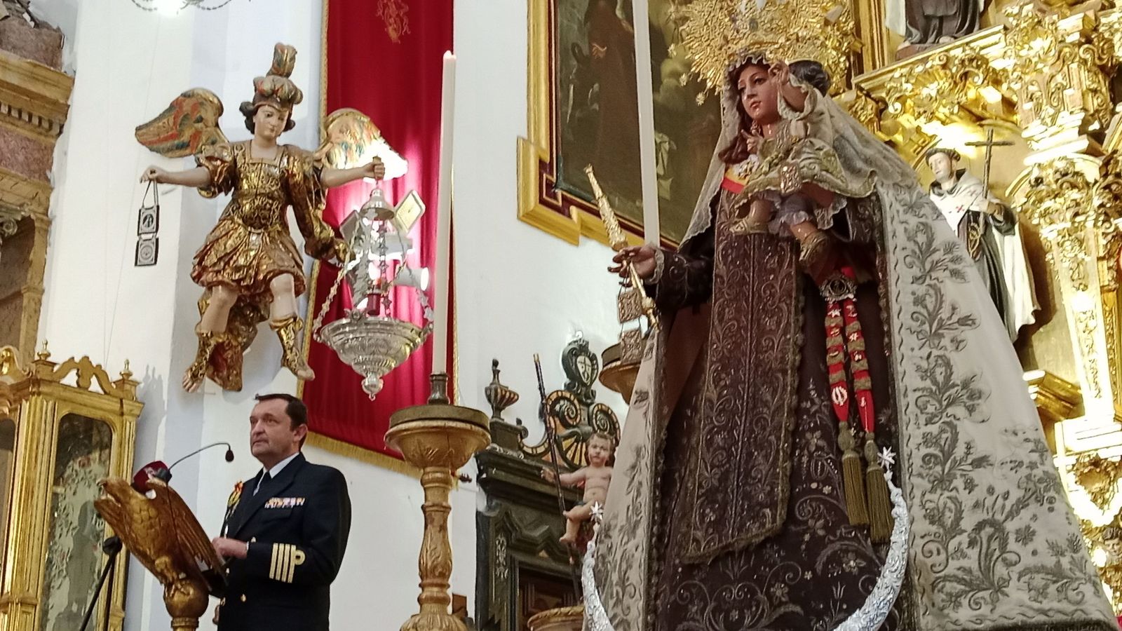 Así ha sido la despedida de los guardiamarinas de la Virgen del Carmen antes de embarcar en el 'Juan Sebastián de Elcano'