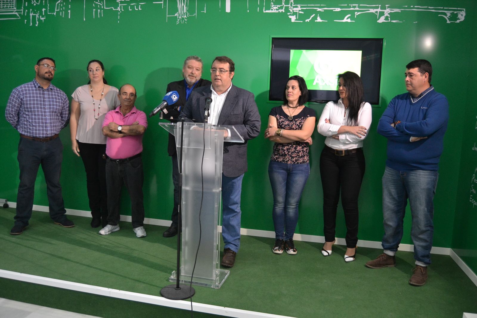 Componentes de la gestora de AxSí, esta mañana en el Centro Andaluz de San Ferando