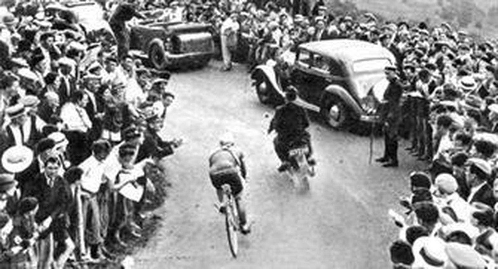 Federico Ezquerra en plena ascensión al Galibier (14/7/1936).