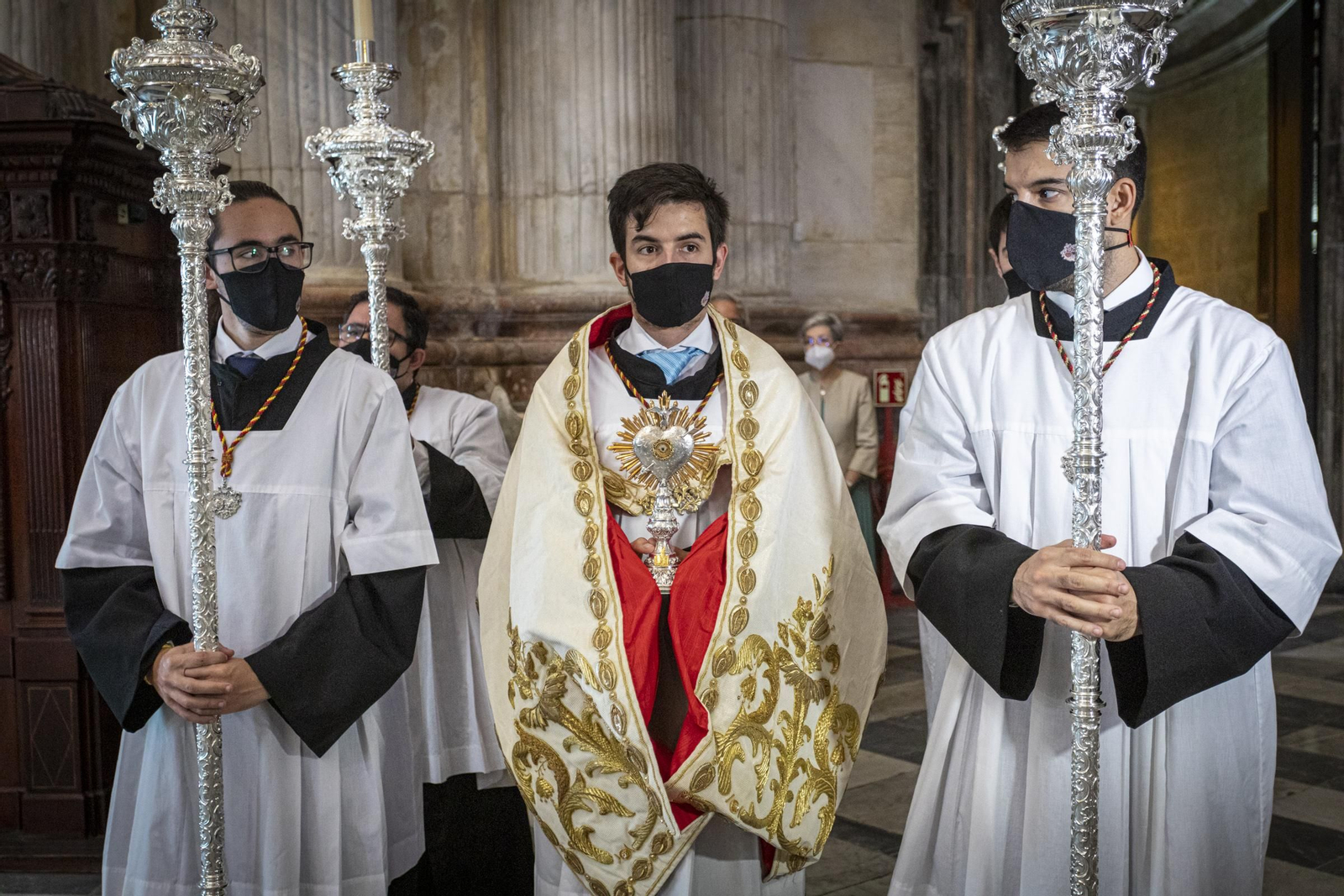 Coronación de la imagen de San José y el Niño Jesús