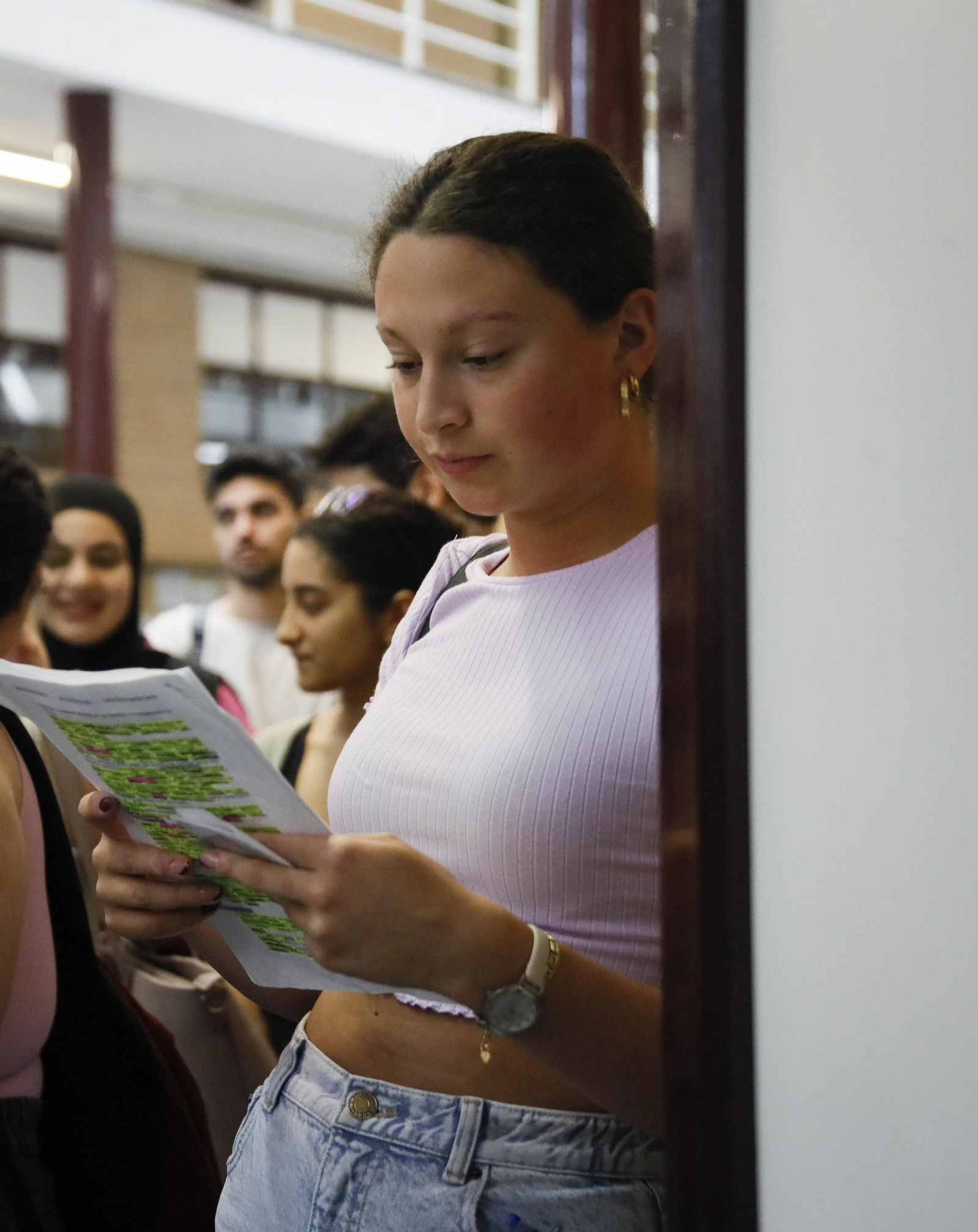Imágenes de la evaluación para el acceso al sistema universitario (PEvAU)